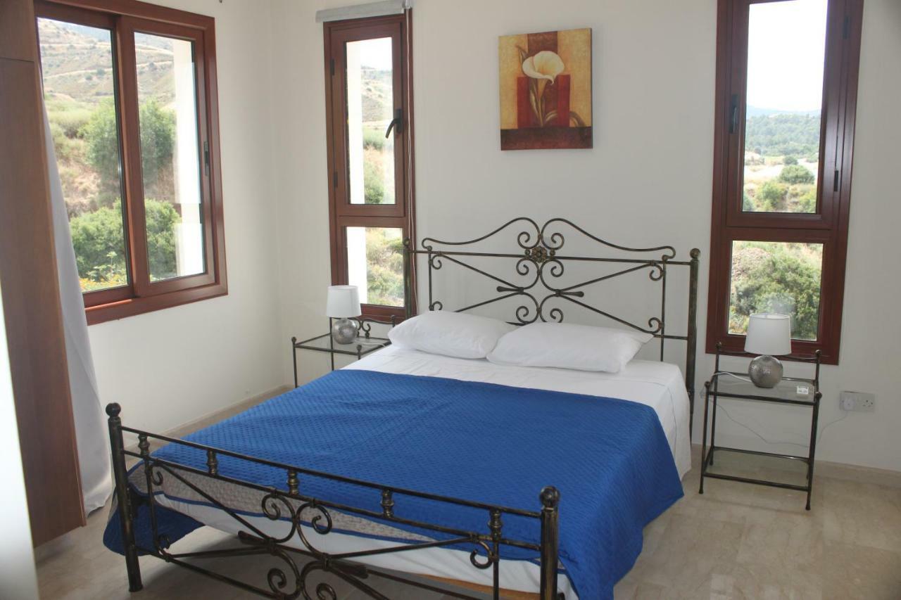 Martika Luxury Villa Agia Marina  Exterior photo