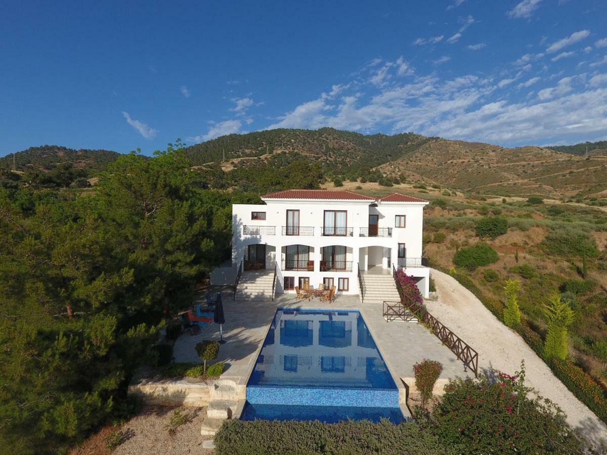 Martika Luxury Villa Agia Marina  Exterior photo