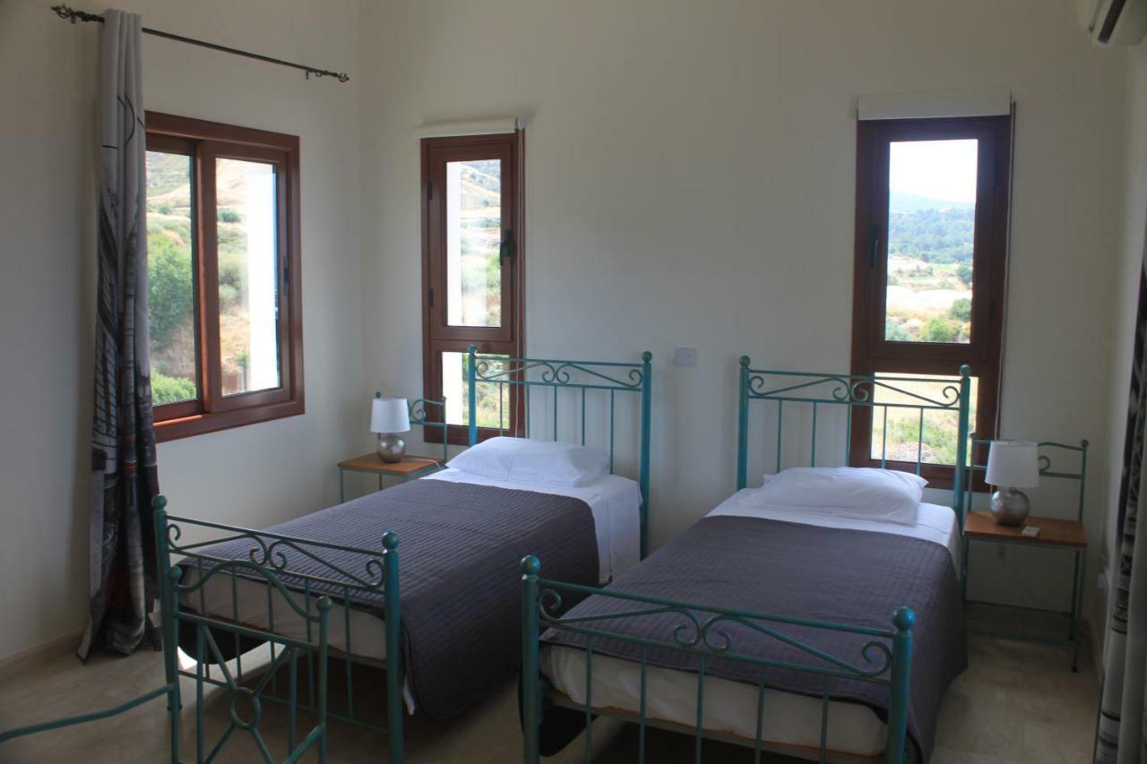 Martika Luxury Villa Agia Marina  Exterior photo
