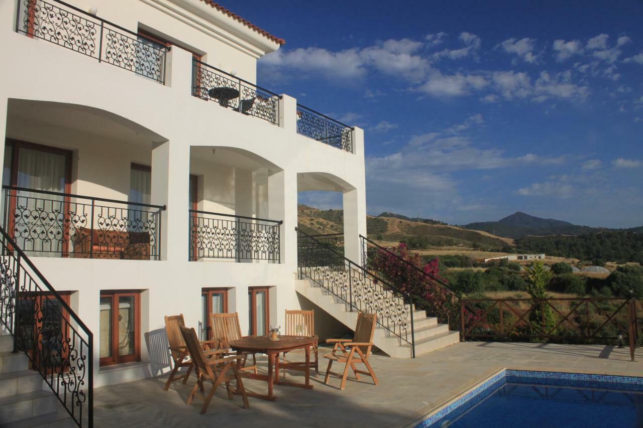 Martika Luxury Villa Agia Marina  Exterior photo