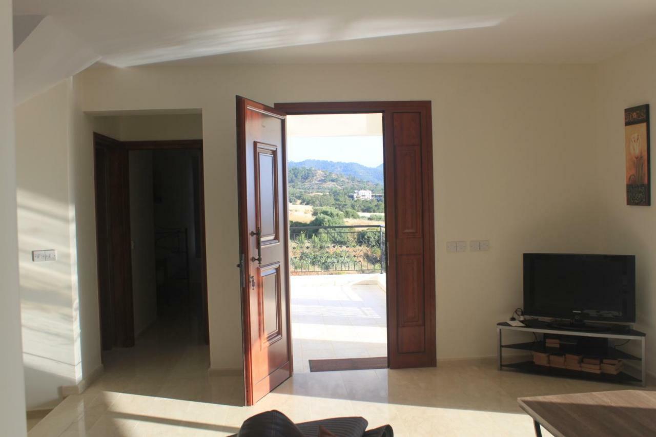 Martika Luxury Villa Agia Marina  Exterior photo
